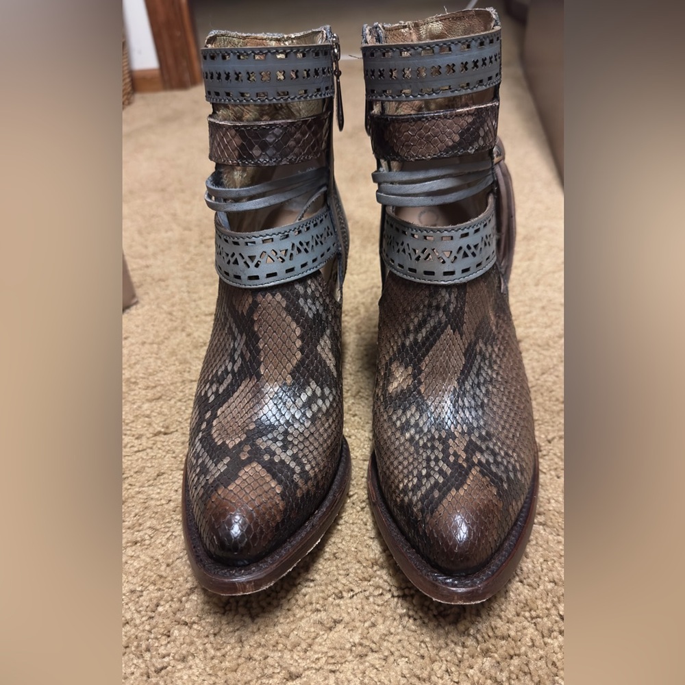 Cuadra Python Boots